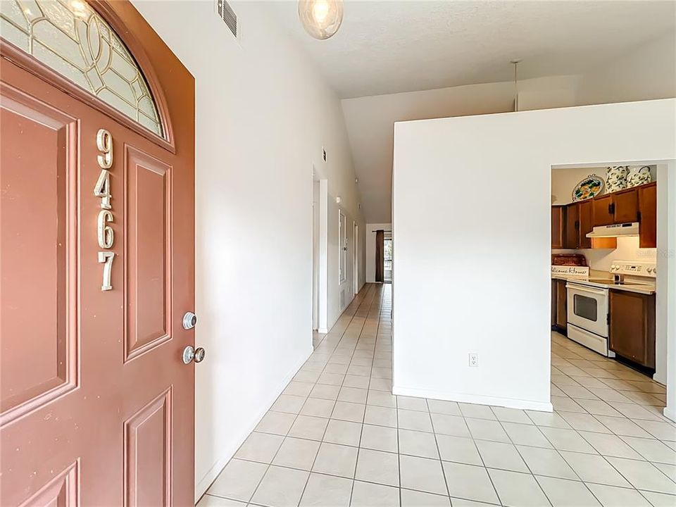 For Sale: $267,000 (2 beds, 2 baths, 1072 Square Feet)