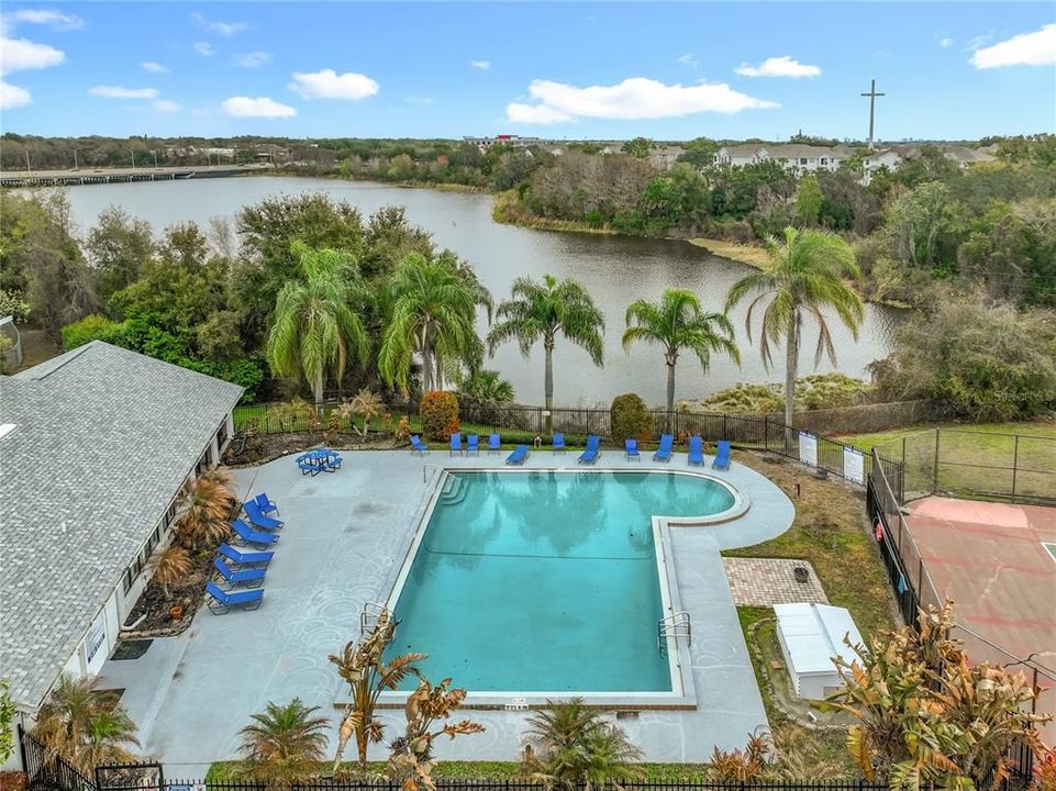 For Sale: $267,000 (2 beds, 2 baths, 1072 Square Feet)