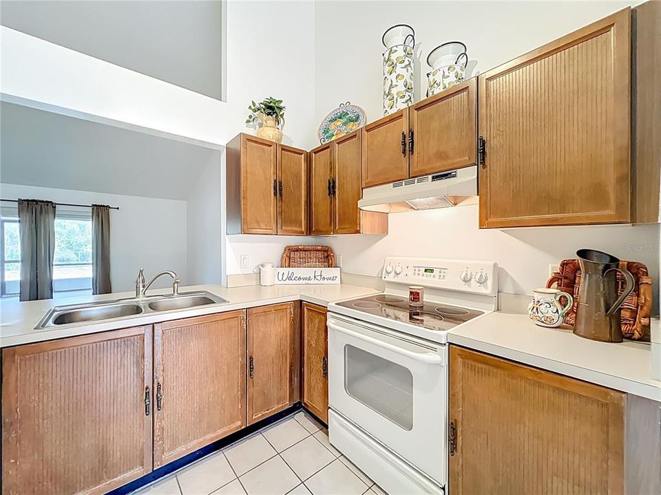For Sale: $267,000 (2 beds, 2 baths, 1072 Square Feet)
