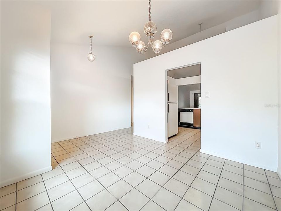 For Sale: $267,000 (2 beds, 2 baths, 1072 Square Feet)