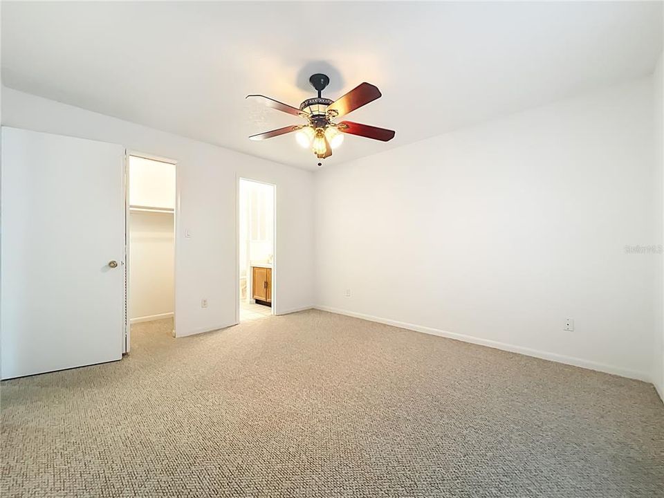 For Sale: $267,000 (2 beds, 2 baths, 1072 Square Feet)