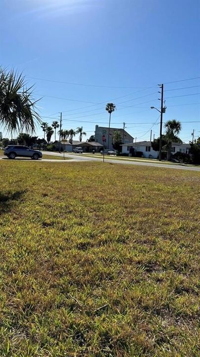 待售: $139,999 (0.14 acres)