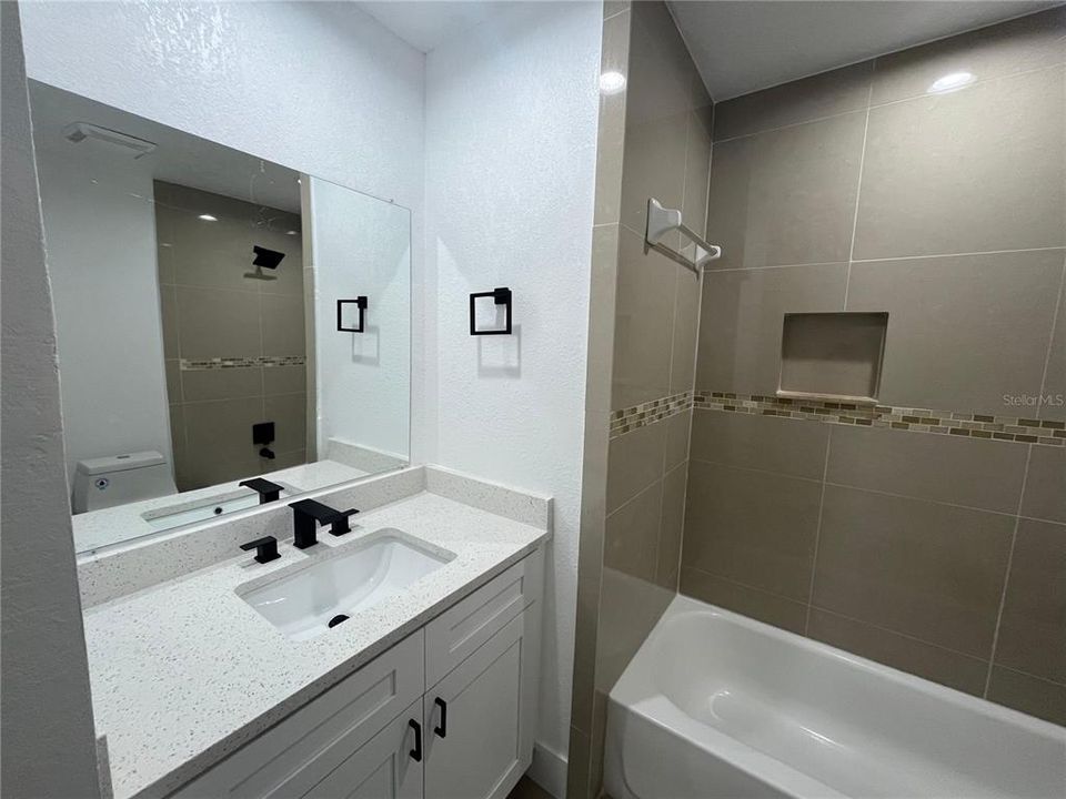 En Venta: $300,000 (5 camas, 0 baños, 1650 Pies cuadrados)