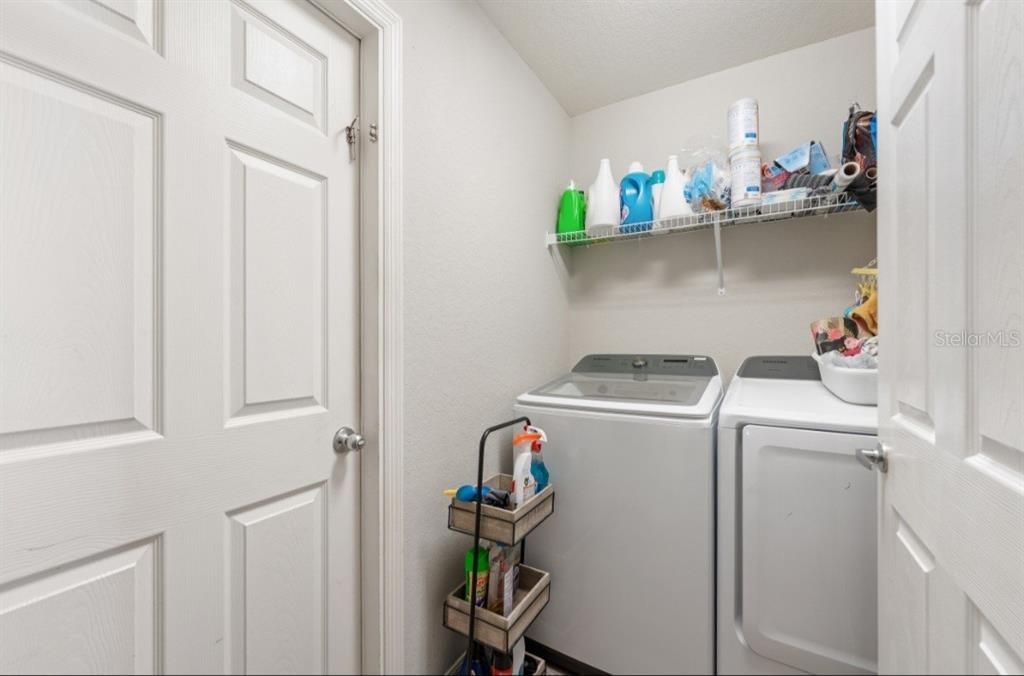 Activo con contrato: $295,000 (3 camas, 2 baños, 1482 Pies cuadrados)