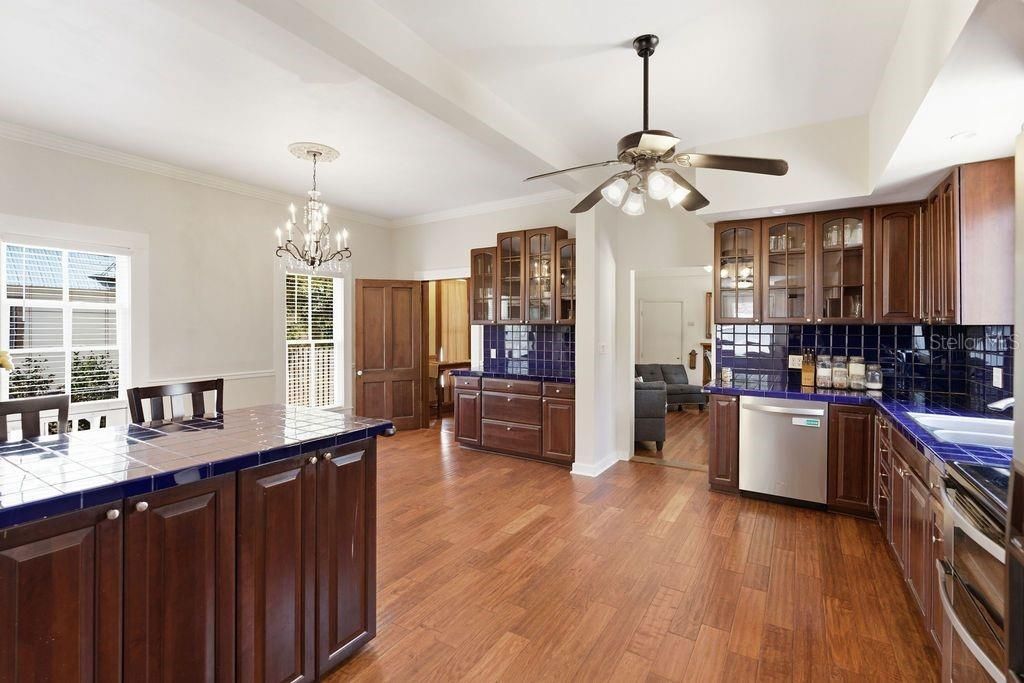 На продажу: $629,900 (5 спален, 4 ванн, 3198 Квадратных фут)