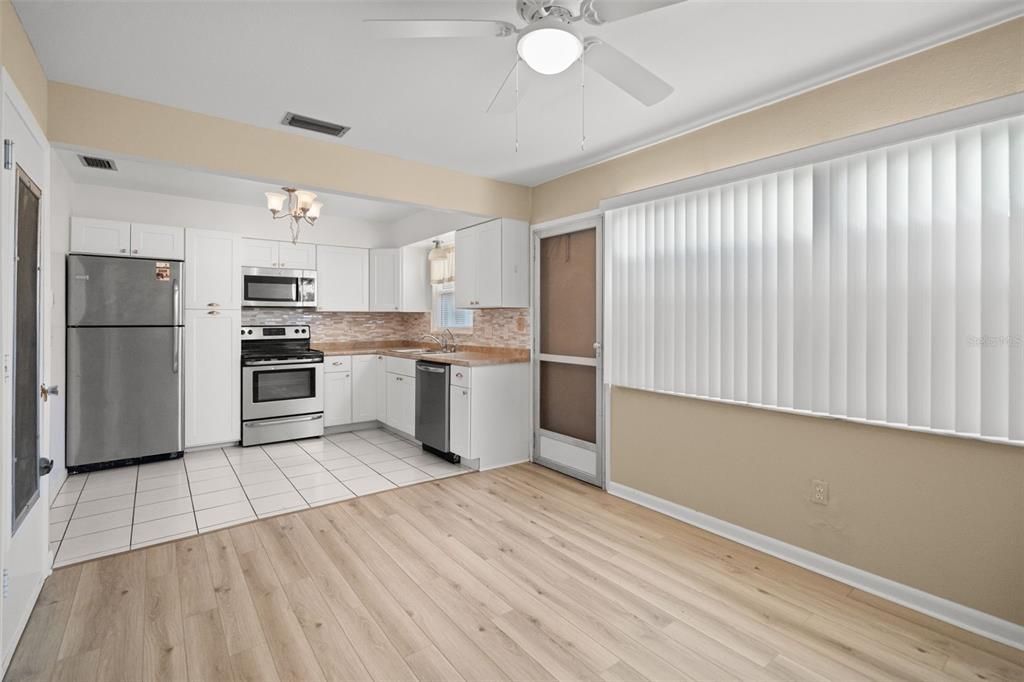 Active With Contract: $89,900 (1 beds, 1 baths, 902 Square Feet)