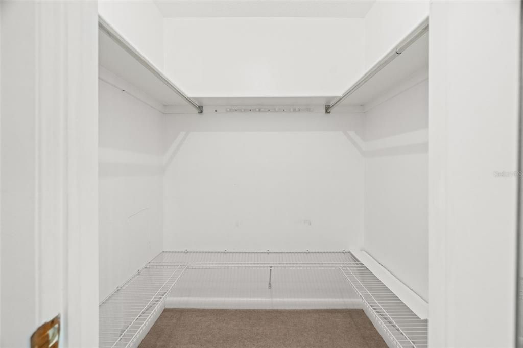 Active With Contract: $89,900 (1 beds, 1 baths, 902 Square Feet)