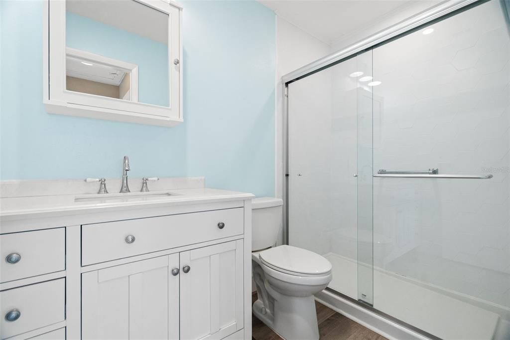 Active With Contract: $89,900 (1 beds, 1 baths, 902 Square Feet)