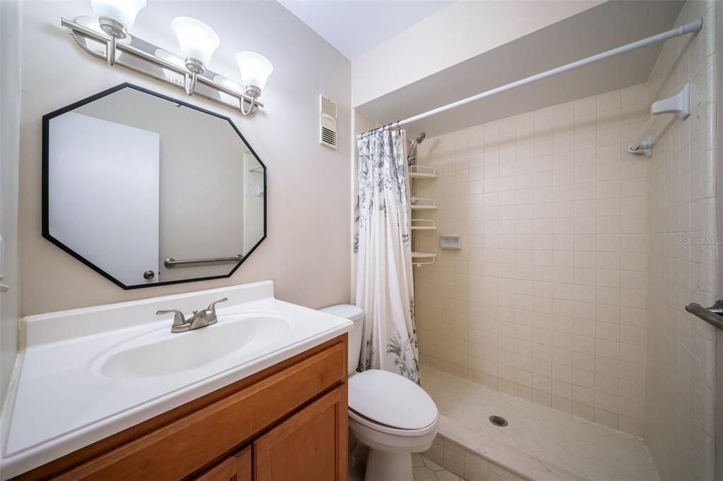 For Sale: $215,000 (2 beds, 2 baths, 1022 Square Feet)