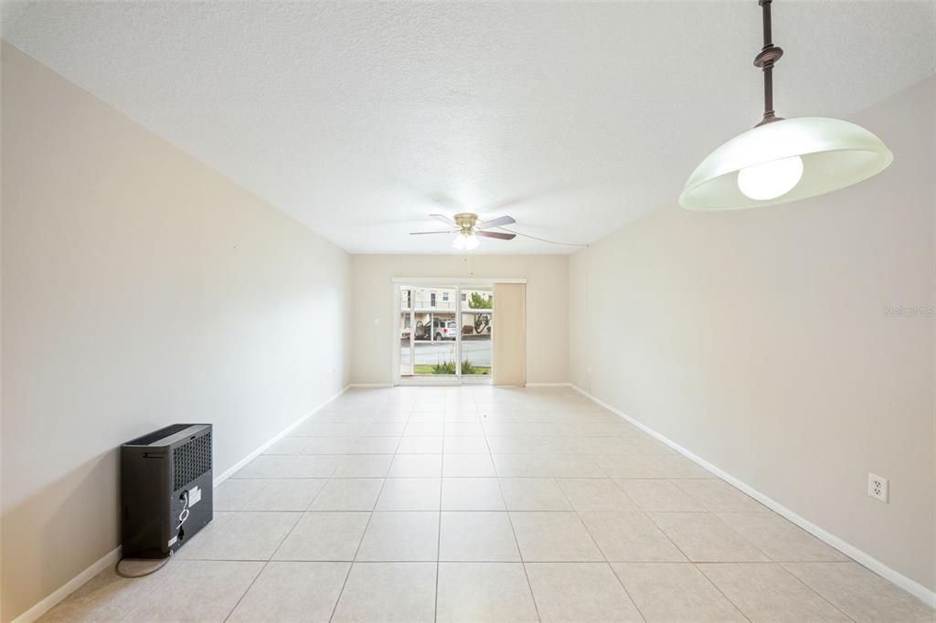 For Sale: $215,000 (2 beds, 2 baths, 1022 Square Feet)
