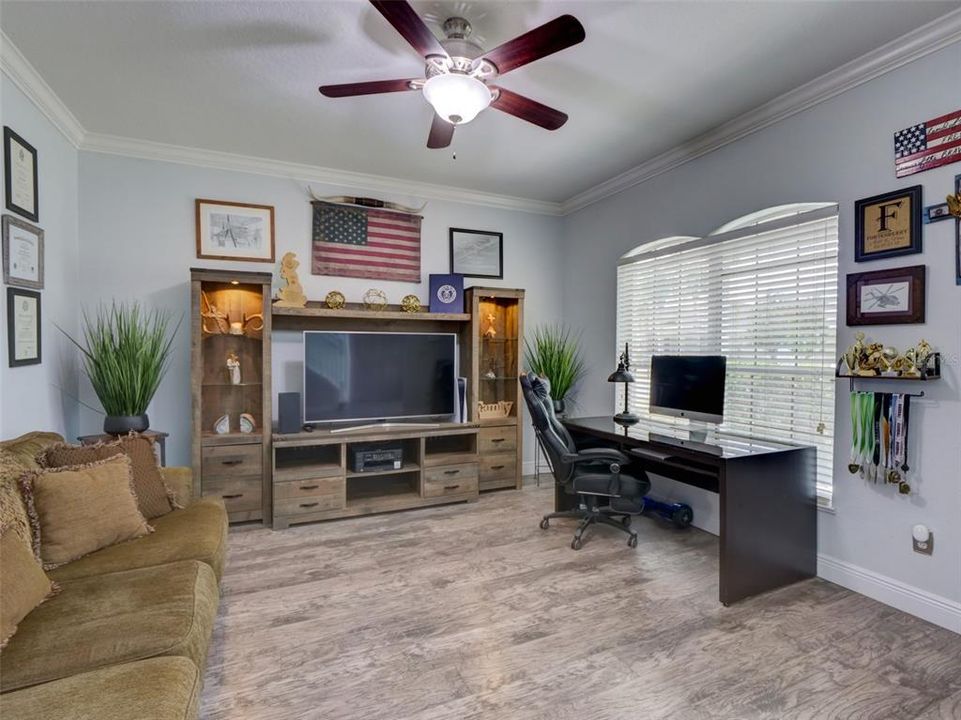 Activo con contrato: $509,900 (4 camas, 2 baños, 3472 Pies cuadrados)