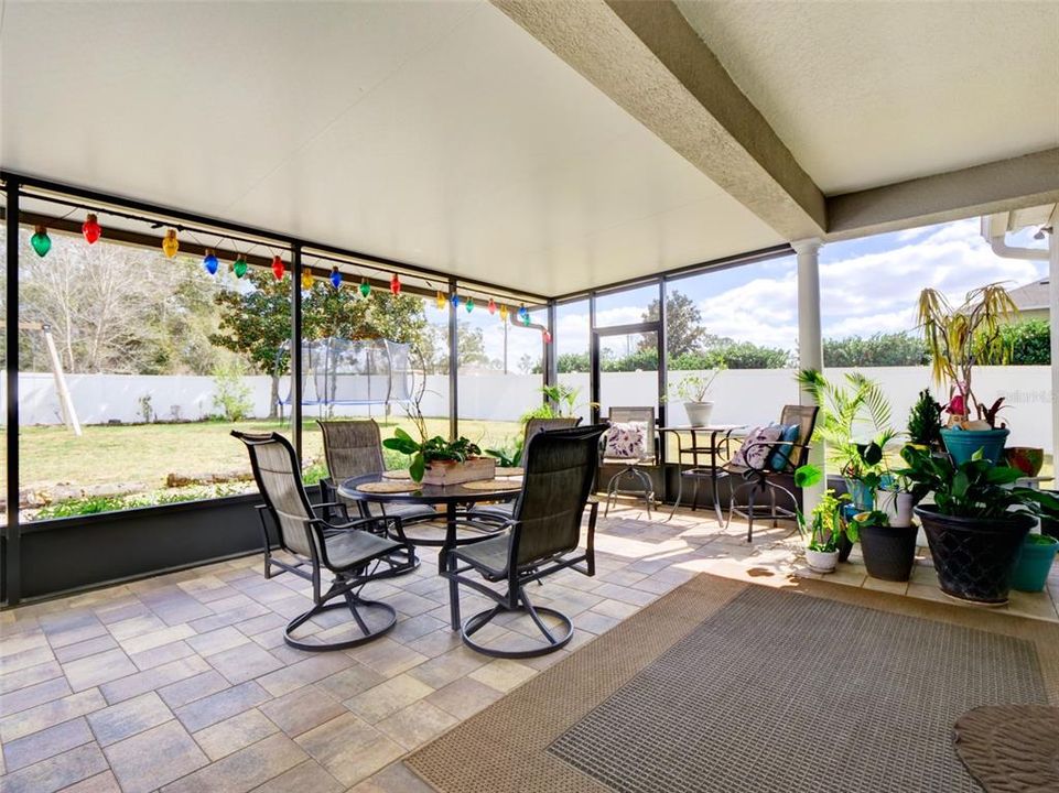 Activo con contrato: $509,900 (4 camas, 2 baños, 3472 Pies cuadrados)