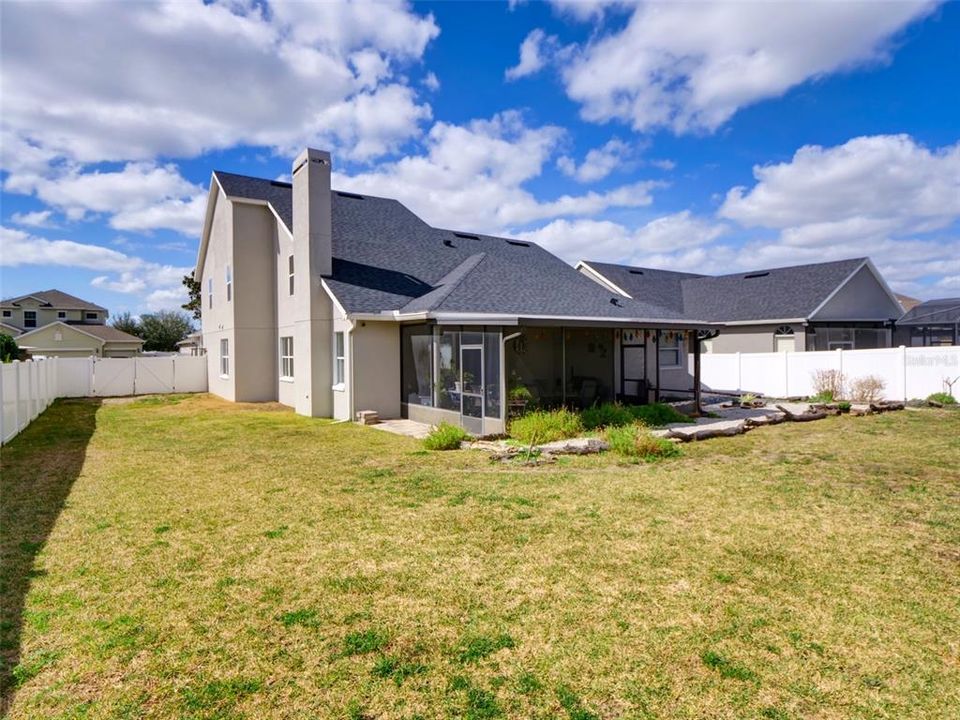 Activo con contrato: $509,900 (4 camas, 2 baños, 3472 Pies cuadrados)