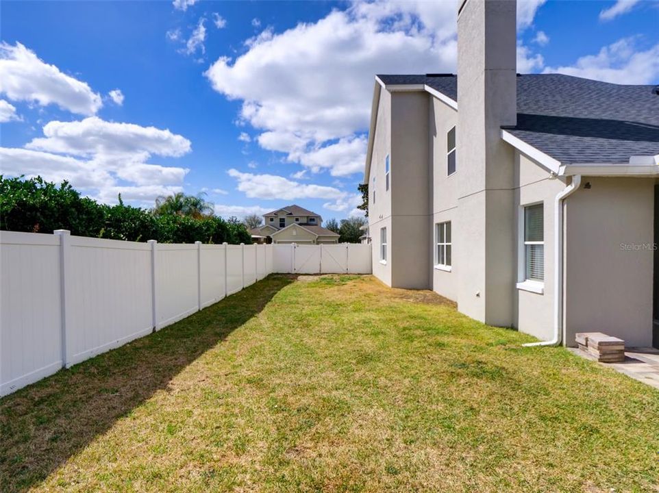 Activo con contrato: $509,900 (4 camas, 2 baños, 3472 Pies cuadrados)