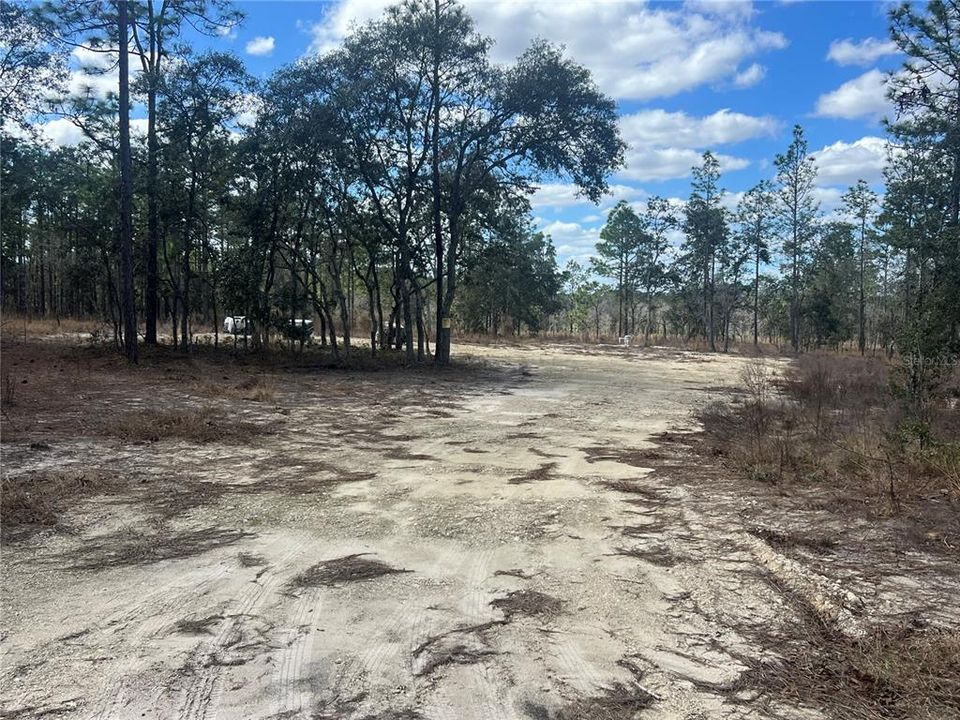 На продажу: $42,400 (1.00 acres)
