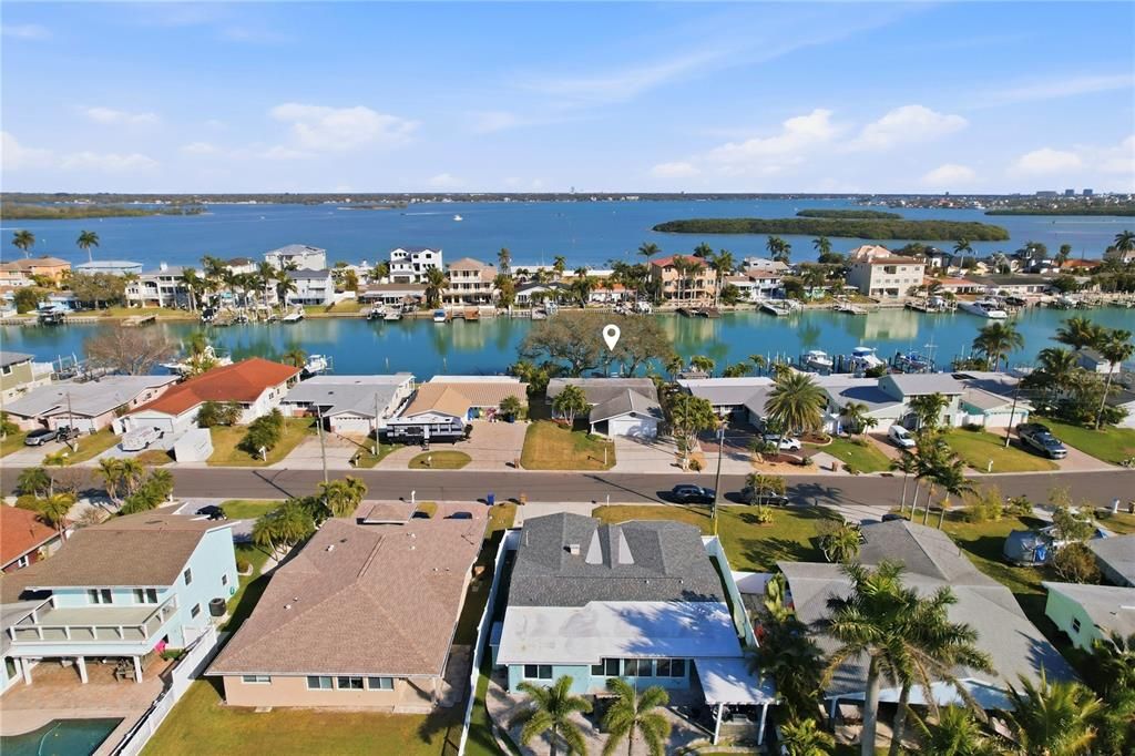 For Sale: $875,000 (2 beds, 2 baths, 1595 Square Feet)