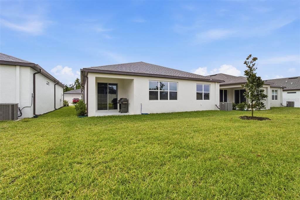 For Sale: $410,000 (4 beds, 2 baths, 1834 Square Feet)