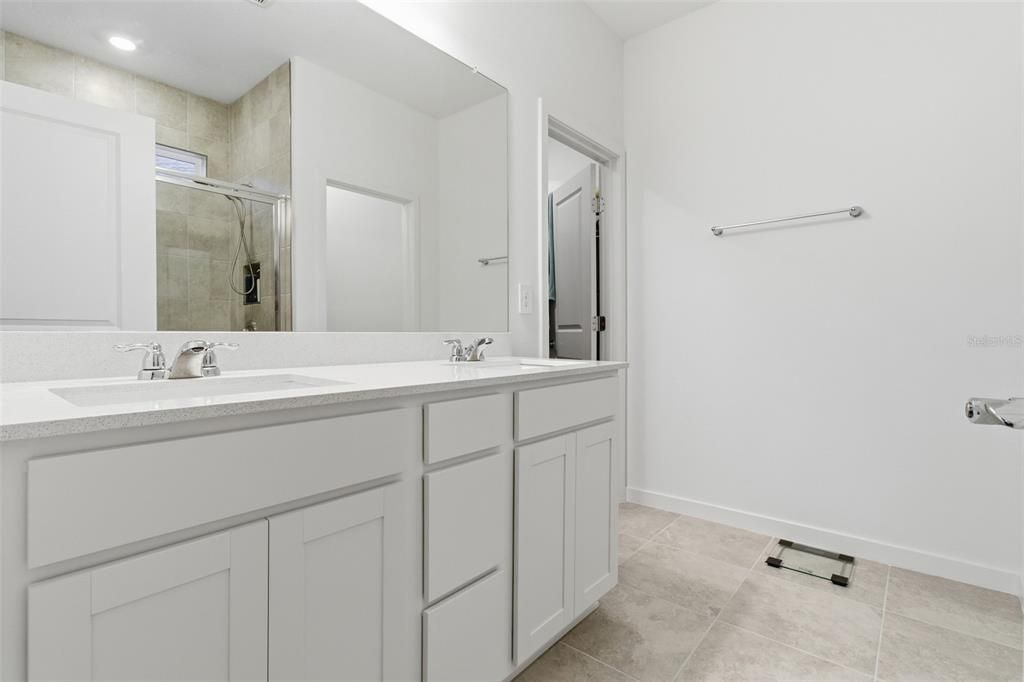 For Sale: $410,000 (4 beds, 2 baths, 1834 Square Feet)