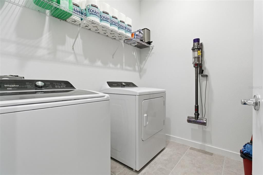 For Sale: $410,000 (4 beds, 2 baths, 1834 Square Feet)