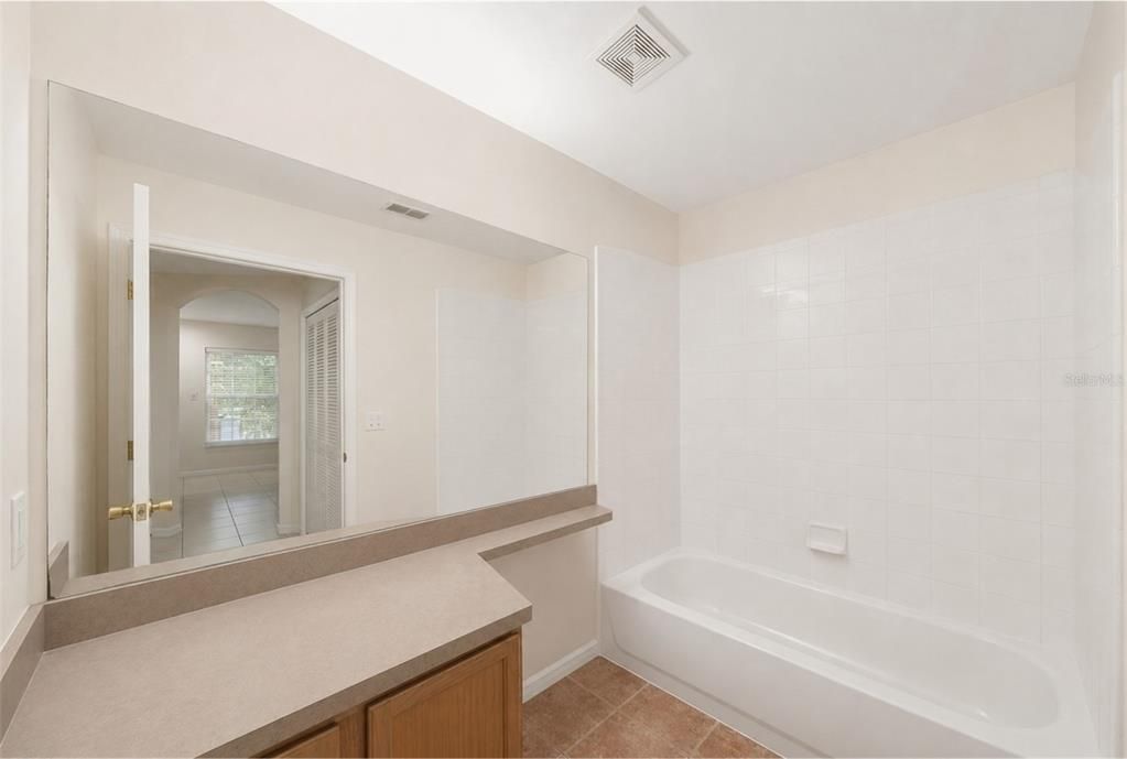 For Sale: $199,990 (3 beds, 2 baths, 1136 Square Feet)