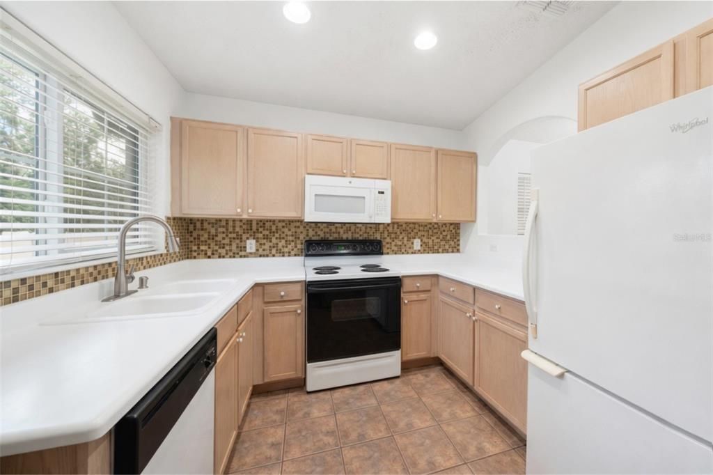For Sale: $199,990 (3 beds, 2 baths, 1136 Square Feet)