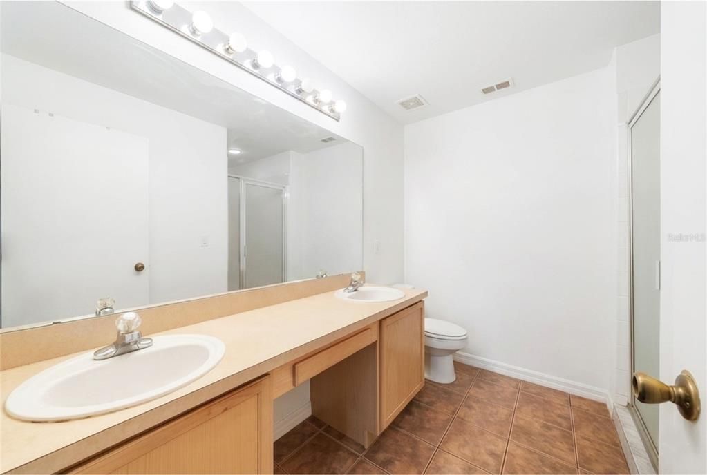 For Sale: $199,990 (3 beds, 2 baths, 1136 Square Feet)