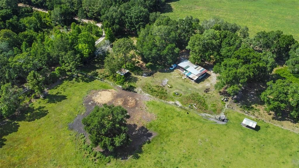 На продажу: $2,000,000 (48.08 acres)