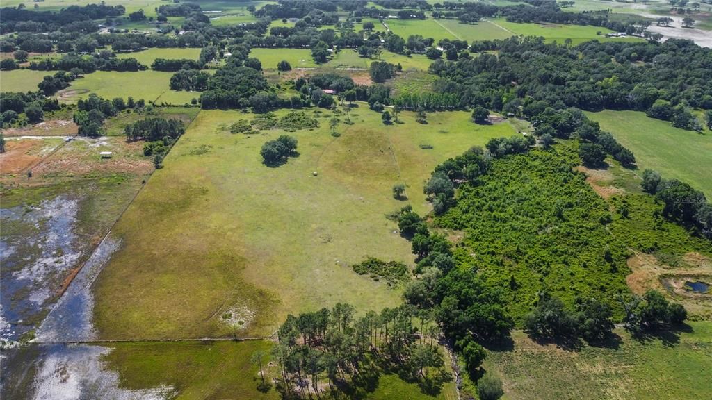 На продажу: $2,000,000 (48.08 acres)