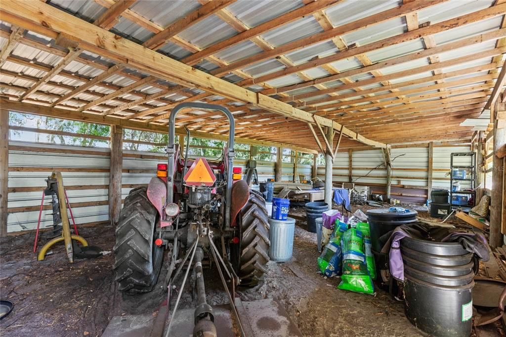 На продажу: $2,000,000 (48.08 acres)