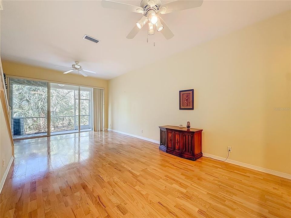 En Venta: $299,000 (2 camas, 2 baños, 1267 Pies cuadrados)