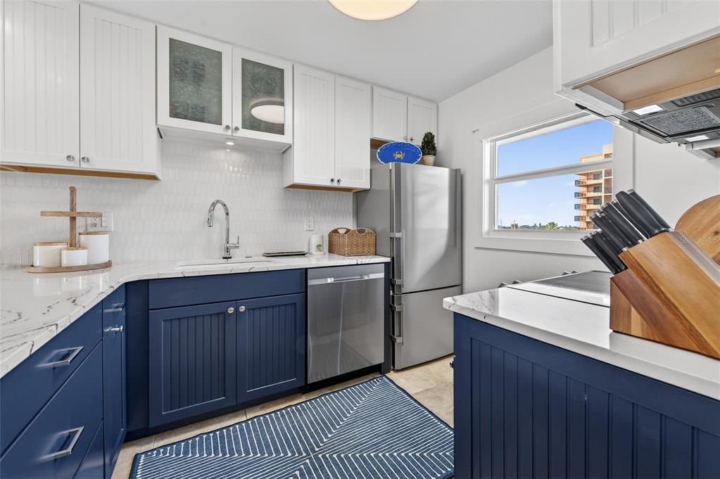 Active With Contract: $599,000 (2 beds, 2 baths, 992 Square Feet)