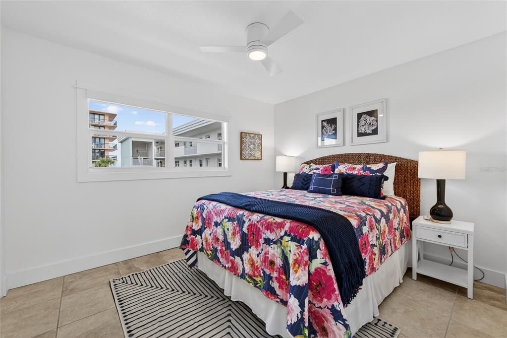 Active With Contract: $599,000 (2 beds, 2 baths, 992 Square Feet)