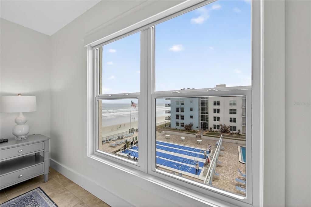 Active With Contract: $599,000 (2 beds, 2 baths, 992 Square Feet)