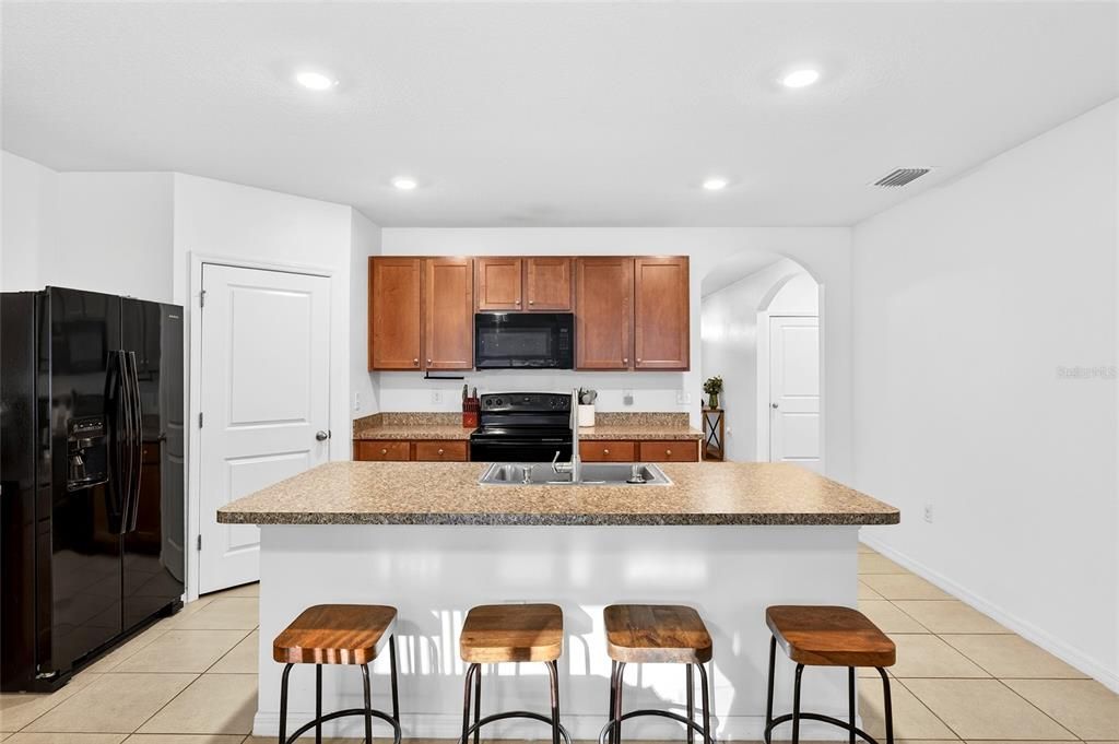 For Sale: $329,000 (4 beds, 2 baths, 1827 Square Feet)