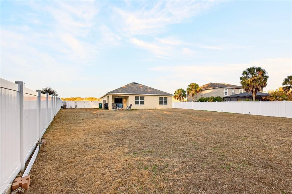 For Sale: $329,000 (4 beds, 2 baths, 1827 Square Feet)