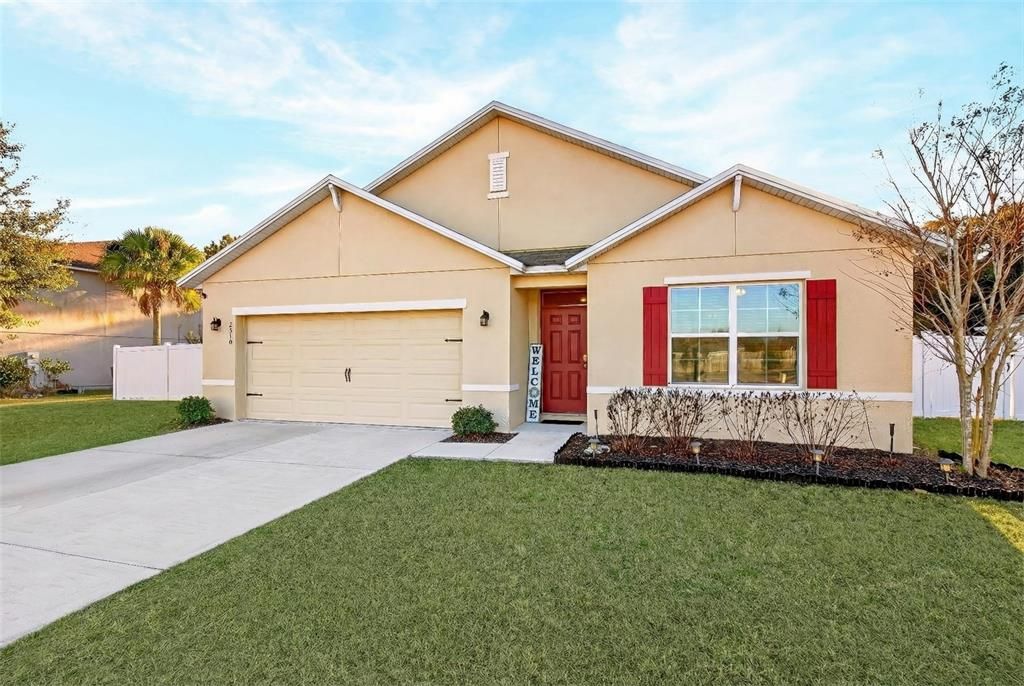 For Sale: $329,000 (4 beds, 2 baths, 1827 Square Feet)