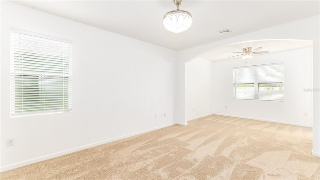 На продажу: $549,999 (5 спален, 2 ванн, 3224 Квадратных фут)