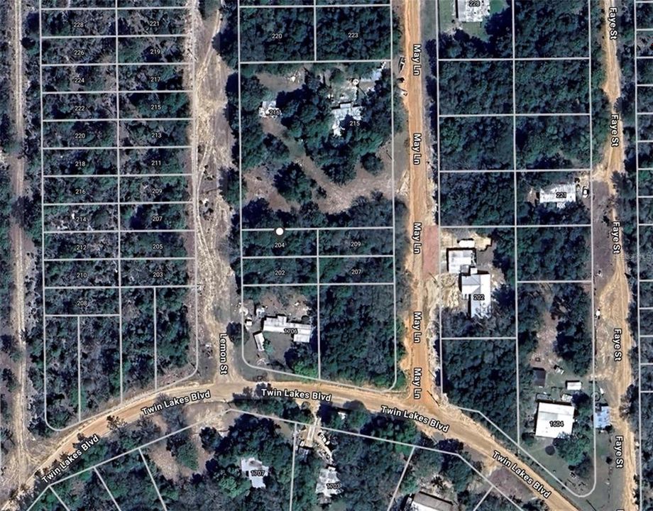 For Sale: $27,000 (0.10 acres)