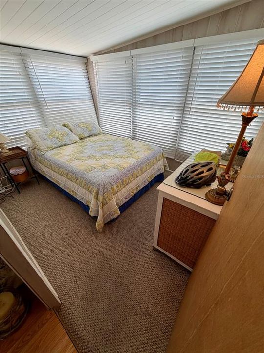 Active With Contract: $64,900 (2 beds, 1 baths, 576 Square Feet)