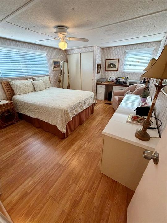 Active With Contract: $64,900 (2 beds, 1 baths, 576 Square Feet)