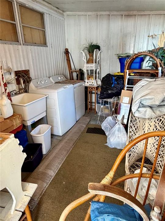 Active With Contract: $64,900 (2 beds, 1 baths, 576 Square Feet)