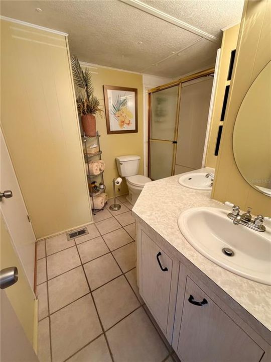 Active With Contract: $64,900 (2 beds, 1 baths, 576 Square Feet)