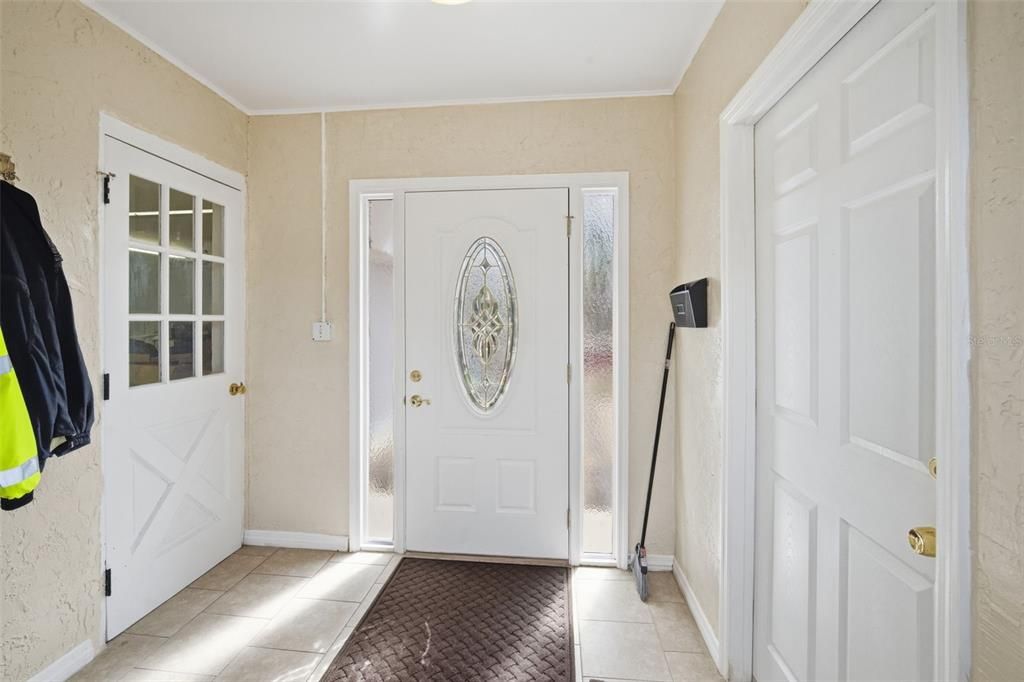 For Sale: $580,000 (5 beds, 3 baths, 2720 Square Feet)