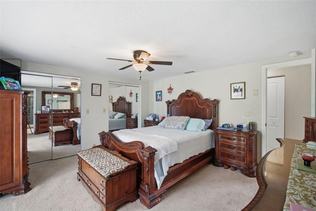 For Sale: $580,000 (5 beds, 3 baths, 2720 Square Feet)