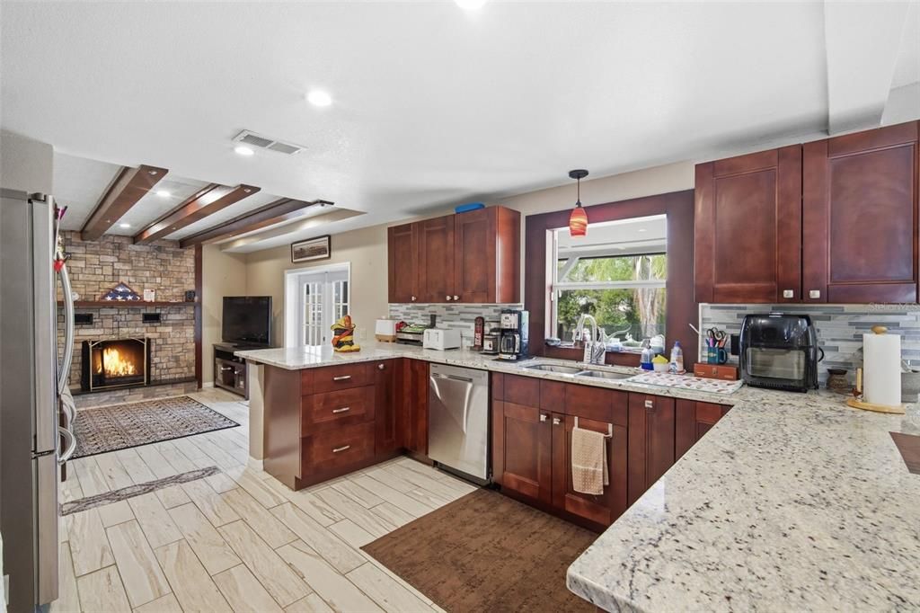 For Sale: $580,000 (5 beds, 3 baths, 2720 Square Feet)