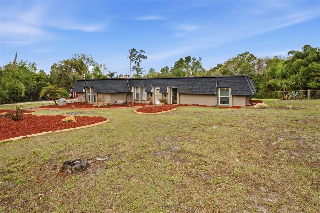 For Sale: $580,000 (5 beds, 3 baths, 2720 Square Feet)