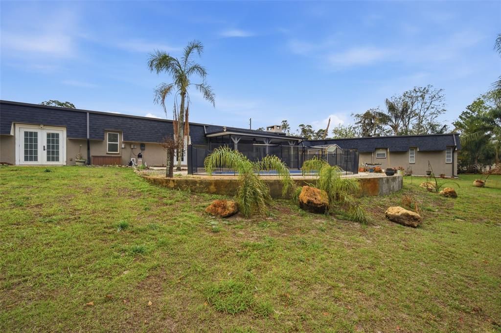 For Sale: $580,000 (5 beds, 3 baths, 2720 Square Feet)