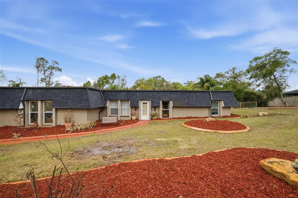 For Sale: $580,000 (5 beds, 3 baths, 2720 Square Feet)