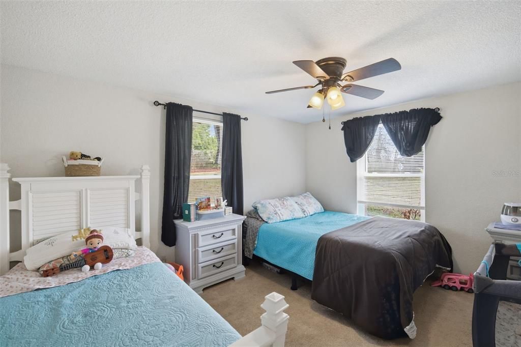 For Sale: $580,000 (5 beds, 3 baths, 2720 Square Feet)