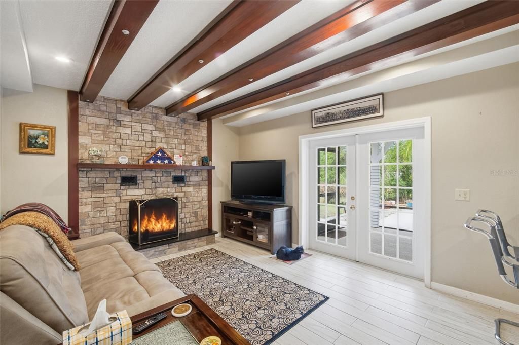 For Sale: $580,000 (5 beds, 3 baths, 2720 Square Feet)